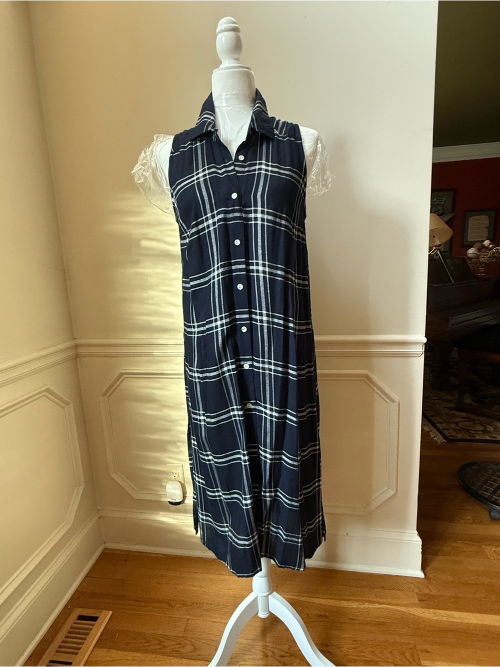 Sleeveless Black Plaid Button-Front duster/coverup.